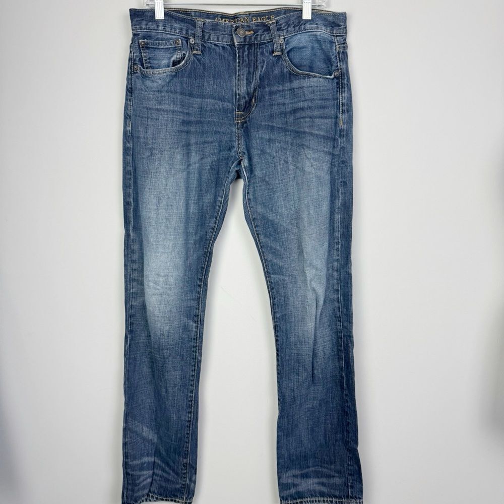 AMERICAN EAGLE | Slim Straight Medium Blue Wash Denim Jeans Men’s Size 32x34.